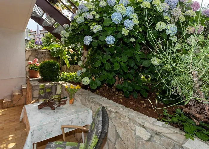 Ornela Апартаменти *