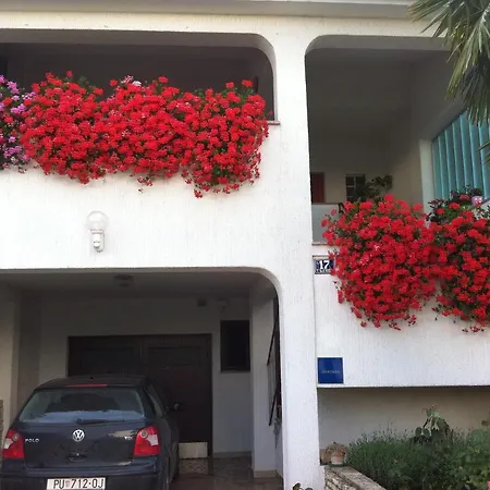 Ornela Appartement *